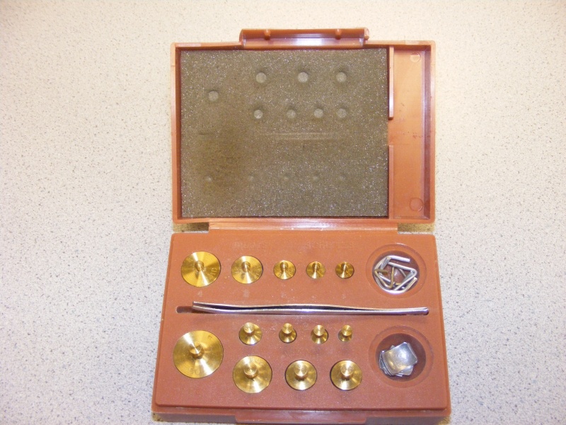 File:Pharmacyweights.jpg